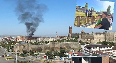 Kültür yolunda korkutan yangın! Yanan evlerini böyle izlediler
