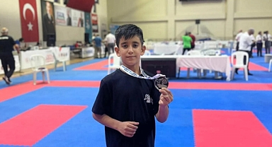 Minik sporcudan gümüş madalya