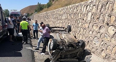 Otomobil takla attı! Adeta can pazarı yaşandı