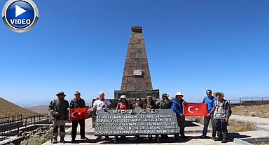 Şehitler anısına zirveye yürüdüler