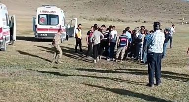 Serinlemek için girdikleri kuyuda boğuldular
