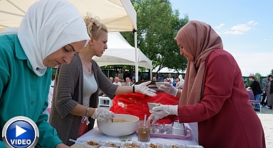 Sevgi evinde aşure coşkusu