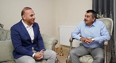 Sosyal medyadan Bakanı çaya davet ettiler