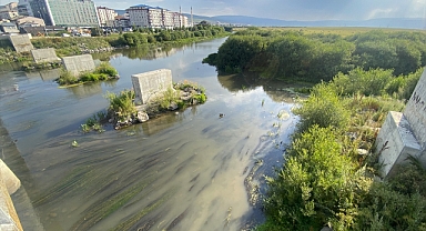 Su azaldı adacıklar meydana çıktı