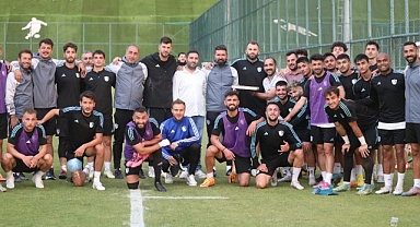 Taraftardan Erzurumspor’a tatlı dopingi