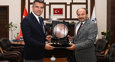 Vali Memiş’ten Rektör Çakmak’a veda ziyareti