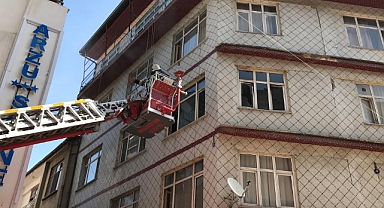 4 katlı otelin ikinci katında yangın çıktı!