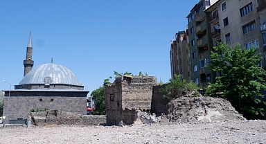 Ahi Toman Baba Türbesi gün yüzüne çıktı