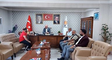 AK Parti İl Başkanı, vatandaşlar dinledi