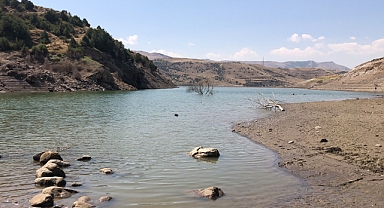 Baraj suyu 20 metre çekildi