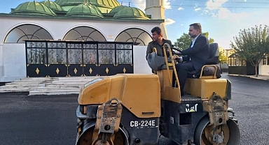 Başkan Uçar silindir başına geçti! 'Kolay bir iş değilmiş'