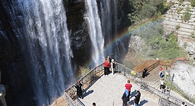 Binlerce turiste ev sahipliği yaptı