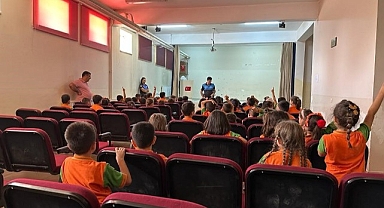 Çocuklara polis teşkilatı tanıtıldı
