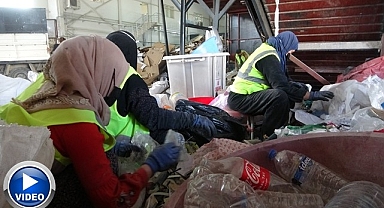 Deprem bölgesinde geri dönüşüm atağı