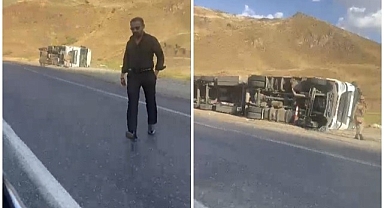 Devrilen tırdan yara almadan kurtuldu