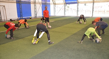 Emekli olup antrenörlüğe başladı