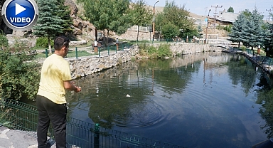 Gizemli gölde su seviyesi azalmadı