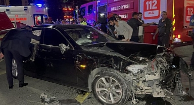 İki otomobil çarpıştı: 2’si ağır 6 yaralı