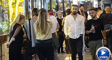 İranlı turistler esnafın yüzünü güldürdü