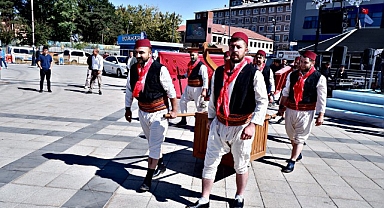 İtfaiye Haftası kutlamalarında tulumbacı sürprizi 