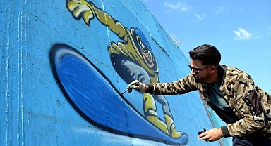 Kayak merkezi grafitilerle renkleniyor