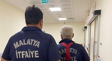 Kendisini kurtaran itfaiye erini ısırdı