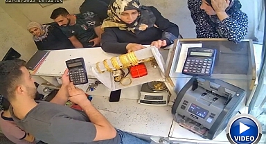 Kuyumcudaki hırsızlık kameraya yansıdı