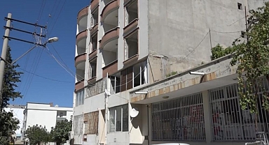 O bina vatandaşı tedirgin ediyor