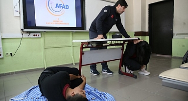 Öğrenciler afet farkındalık eğitimiyle bilinçlendiriliyor