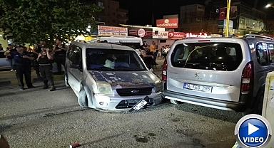 Otomobil ile kamyonet kafa kafaya çarpıştı!