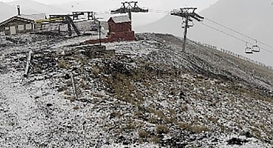 Palandöken’in zirvesi beyaza büründü