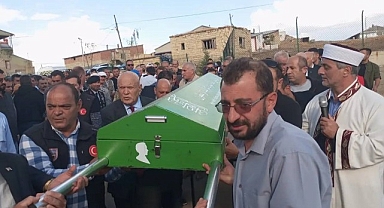 Şehit babası son yolculuğuna uğurlandı