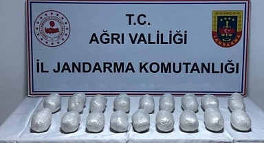 Sırt çantasında 20 kilo uyuşturucu ile yakalandılar