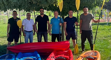 Sporculara kano ve yarış botu hediye edildi