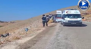 Tarım işçilerini taşıyan traktör şarampole devrildi