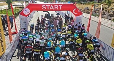 Uluslararası bisiklet yarışı başladı