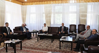 Vekil Ateş'ten, Rektör Çomaklı'ya ziyaret