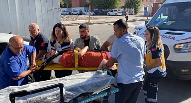 Yolun karşısına geçmek isterken motosiklet çarptı