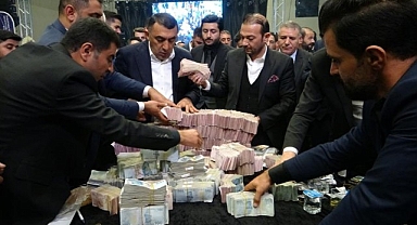 10 bin kişilik düğünde milyonluk takı töreni!