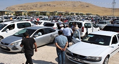 3-4 ay önce iğne atsan yere düşmüyordu, şimdi sinek avlıyorlar