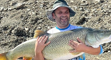 40 kilo ve 2 metre uzunluğunda! Yakaladı fakat...