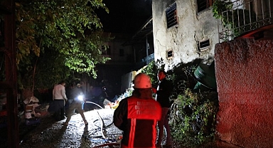 Ailesiyle tartışınca evi ateşe verdi!