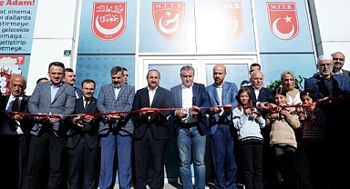 Bakan Bak; “Türkiye Yüzyılı hedefine gençlerle yürüyeceğiz”