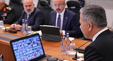 Bakan Yerlikaya 81 ilin valileri ile görüştü