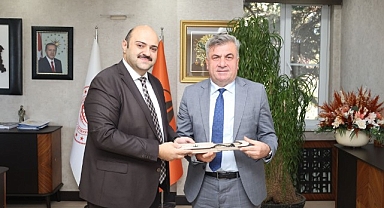 Başkan Orhan'dan, Müdür Oğuzhan'a ziyaret