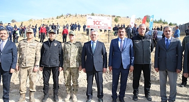 Bin fidan toprakla buluştu
