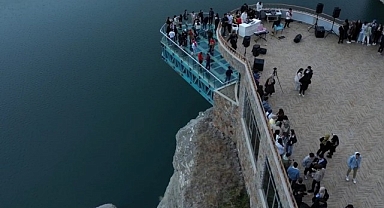Bin kişilik kafile Uzundere’yi gezdi