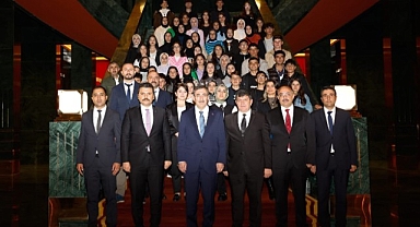 Cevdet Yılmaz, Bingöllü öğrencileri kabul etti
