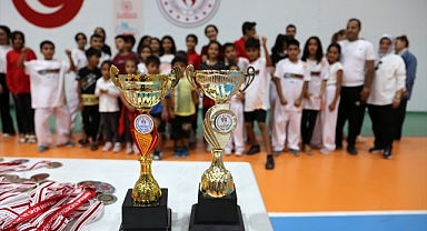 Çocuklar curling etkinliğinde buluştu