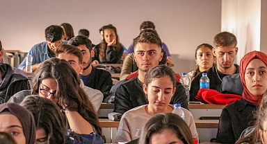 Depremzede Ferhat'ın tek hedefi var! Babasının hayalini gerçekleştirecek!